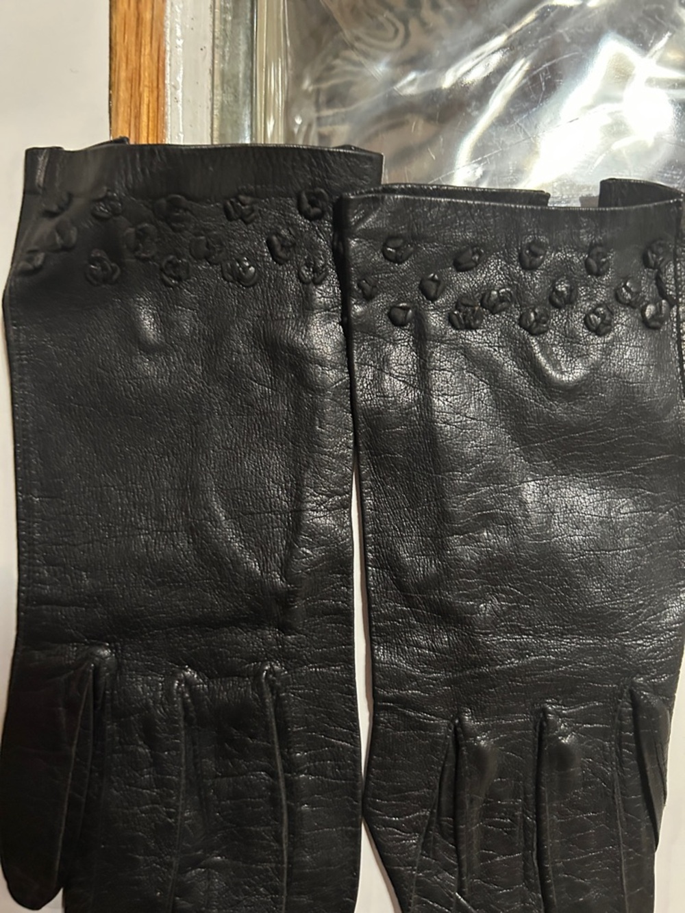 Assorted Women's Gloves - Neutral & Black Leather Pairings small some vintage - Picture 6 of 8